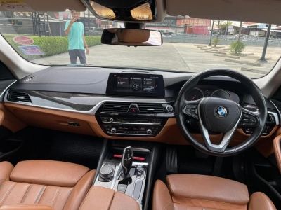 2017 BMW Series 5 520d 2.0 sport BSI หมด 20/12/2565 รูปที่ 2