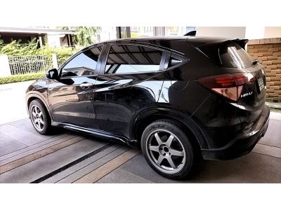 ขาย  Honda HRV  1.8 E Limited ตัวท๊อป ปี 2015 สีดำ แม็กแต่ง เข้าศูนย์ตลอด แถมฟรีประกันชั้น 1 รูปที่ 2