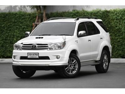 TOYOTA FORTUNER รุ่นพิเศษ APERTO 3.0V 2WD A/T ปี 2010 รูปที่ 2