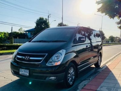 2011 Hyundai H1 2.5 Deluxe  รถบ้านมือเดียวใช้น้อย สวยกริ๊บบบ รูปที่ 2