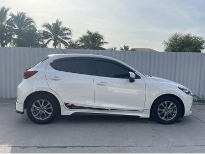 2022 Mazda 2 Hatchback 1.3C Skyactive G รถสวย สีขาว ไม่ค่อยได้ใช้งาน รูปที่ 2