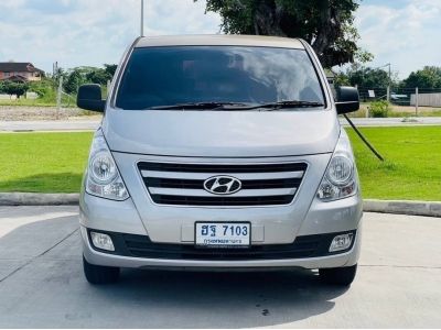 2017 HYUNDAI H-1 2.5 TOURING รูปที่ 2