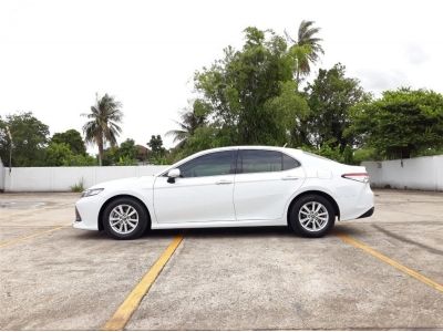 TOYOTA CAMRY 2.0 G (NEW) CC. ปี 2019 สี ขาว เกียร์ Auto รูปที่ 2