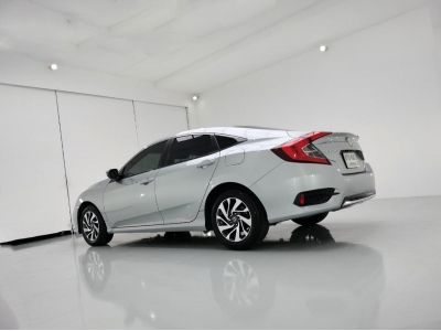 HONDA CIVIC 1.8 E (FC) CC. ปี 2019 สี เงิน เกียร์ Auto รูปที่ 2