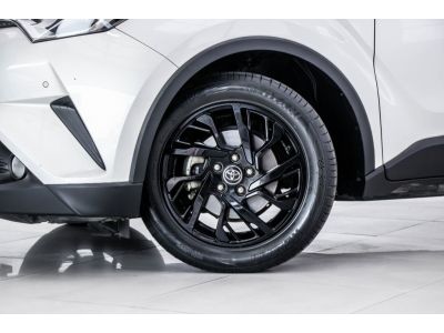 2019 TOYOTA C-HR 1.8 MID  ผ่อน 5,099 บาท 12 เดือนแรก รูปที่ 2