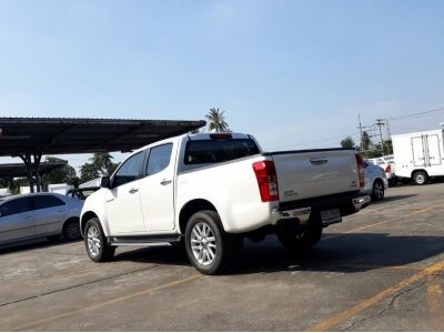 ISUZU D-MAX CAB4 3.0 Z HILANDER CC. ปี 2019 สี ขาว เกียร์ Auto รูปที่ 2