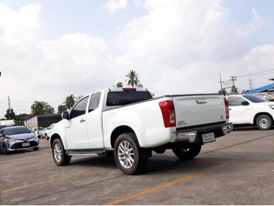 ISUZU D-MAX SPACE CAB 3.0 Z HILANDER CC. ปี 2019 สี ขาว เกียร์ Manual รูปที่ 2