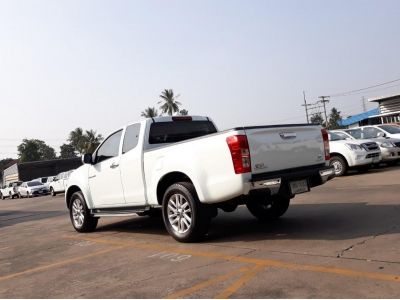 ISUZU D-MAX SPACE CAB 3.0 Z HILANDER CC. ปี 2019 สี ขาว เกียร์ Manual รูปที่ 2