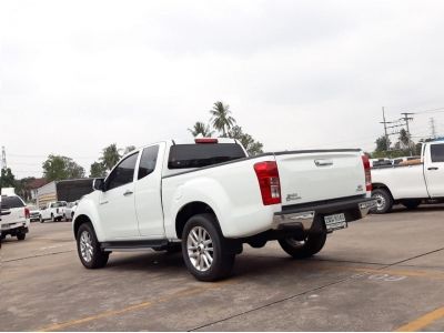 ISUZU D-MAX SPACE CAB 3.0 Z HILANDER CC. ปี 2019 สี ขาว เกียร์ Manual รูปที่ 2