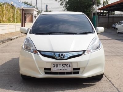 HONDA JAZZ 1.3 HYBRID ปลายปี 2012 เกียร์AUTO สีขาวมุก สภาพนางฟ้า รูปที่ 2