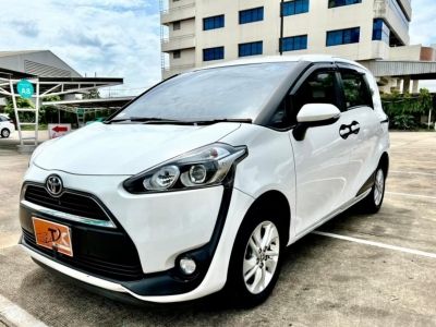 TOYOTA SIENTA 1.5G ปี 2017 ฟรีดาวน์ รถสวย รูปที่ 2