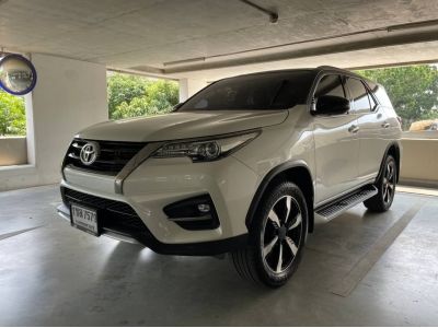 Toyota Fortuner 2.8 V TRD Sportivo 2019 รูปที่ 2