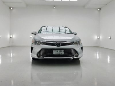 TOYOTA CAMRY 2.0 G CC. ปี 2018 สี เงิน เกียร์ Auto รูปที่ 2