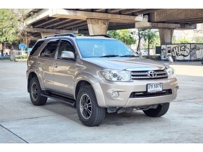 Toyota Fortuner 2.7 V AT ปี 2011 โปร ฟรีดาวน์ กู้ได้100%  ไม่ต้องมีคนค้ำ รูปที่ 2