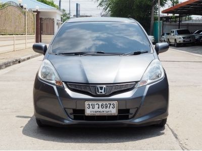 HONDA JAZZ 1.5 V (AS)(MNC) ปี 2013 เกียร์AUTO สภาพนางฟ้า รูปที่ 2