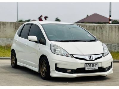 รถแต่งมาหล่อๆ คุ้มๆ HONDA JAZZ 1.5V  A/T ปี 2011จด12 รูปที่ 2