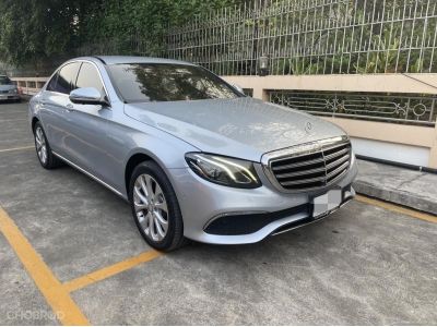 MERCEDES BENZ E220d ปี 2016 exclusive  รถศูนย์ มือเดียวป้ายแดง ประวัติชัดเจน ไมล์ 140,000 รูปที่ 2