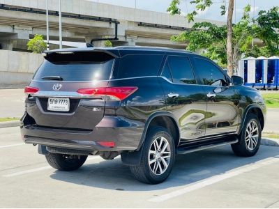 TOYOTA FORTUNER 2.8V 4WD TOP สี น้ำตาล ปี 2015 จดทะเบียนใช้งาน 2017 เกียร์ ออโต้ รูปที่ 2