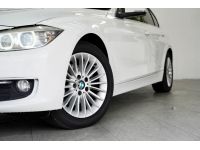 BMW SERIES3 F30 320D 2.0 LUXURY ปี2012 รถบ้านมือเดียวป้ายแดง รูปที่ 2