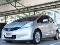 HONDA JAZZ 1.5V เกียร์ออโต้ สีบรอนเงิน MY2013 รูปที่ 2