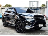 Toyota Fortuner 2.8 TRD 4x4 Blacktop TOP ปี 2017 รถสวยใหม่มากๆ รูปที่ 2