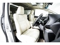 2016 TOYOTA ALPHARD 2.5 HYBRID E-FOUR 4WD SUNROOF  ผ่อน 17,648 บาท 12 เดือนแรก รูปที่ 2