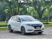 2015 HONDA HRV 1.8 EL SUNROOF รถ Hatchback 5 ประตู ยอดนิยม options เสริมฝาท้าย เปิด ปิด ไฟฟ้า และ จอ DVD รูปที่ 2