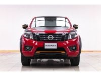 2020 NISSAN NAVARA NP300 2.5 E CALIBRE KINGCAB BLACK   ผ่อน 3,668 บาท 12 เดือนแรก รูปที่ 2