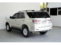 TOYOTA FORTUNER 3.0 V AT ปี 2013 สีเทา รูปที่ 2