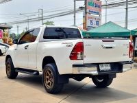 Toyota Revo Cab Prerunner 2.4E ปี 2017 ไมล์ 32,xxx Km รูปที่ 2