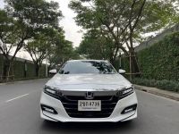 Honda Accord 2.0 eHEV TECH ปี 2022 สีขาวมุก Top Sunroof รูปที่ 2