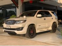 FORTUNER 3.0V 2WD ปี2012 เครื่องดีเซล สีขาว เกียร์ออโต้ รูปที่ 2