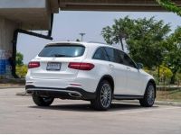 MERCEDES BENZ GLC250d AMG 4MATIC ปี 2017 สีขาว ยางใหม่ ฟรีดาวน์ได้ รูปที่ 2