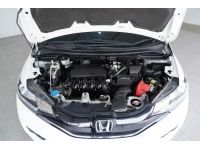 HONDA JAZZ 1.5 V plus AT ปี 2016 จด 2017 สีขาว รูปที่ 2