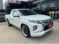 Mitsubishi Triton 2.5 GLX Cab  2021 MT สีขาว รูปที่ 2