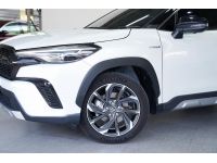 TOYOTA COROLLA CROSS 1.8 HYBRID GR SPORT ปี 2022 จด 2023 สีขาว รูปที่ 2