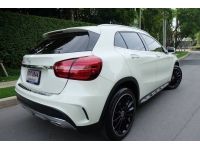 Mercedes Benz GLA250 AMG 2017 แท้ สีขาว รถมือเดียว ไมล์น้อยมากๆ รูปที่ 2