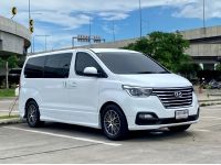 2018 HYUNDAI H-1 2.5 GRAND STAREX VIP รถบ้านมือเดียวป้ายแดง รูปที่ 2