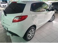 รถเก๋ง Mazda 2 รถ 5 ประตู ปี2010 สีขาว เกียร์ธรรมดา รูปที่ 2