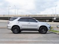 TOYOTA FORTUNER 2.5V 2WD Navi ปี 2015 รถบ้านเจ้าของเดียว รูปที่ 2