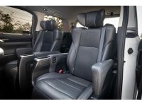 Toyota Alphard 2.5 S C Package 2022 รูปที่ 2