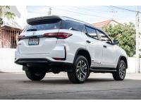 โตโยต้าชัวร์ ฟรีดาวน์ Toyota Fortuner 2.4 Leader V A/T ปี 2022 รูปที่ 2