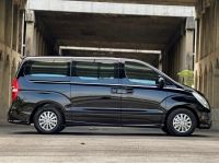 HYUNDAI H-1 ปี2018แท้ 2.5 Deluxe AT รถสวย พร้อมใช้ ฟรีดาวน์ รถบ้านมือเดีียว รถสวยตรงปก รูปที่ 2