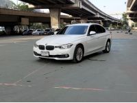 ขายรถ BMW 320I Luxury ปี 2018 สีขาว เกียร์ออโต้ รูปที่ 2