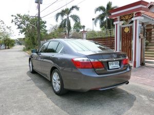 Honda accord 2.0 e l เนวิเกเตอร์ปี 2013มือเดียวออกห้างป้ายแดงเข้าศูนย์ฮอนด้าตลอดค่ะสภาพสวยพร้อมใช้ รูปที่ 3