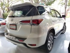 TOYOTA  FORTUNER 2.8 V  ปี 2015 ไมล์ 7 หมื่น รูปที่ 3