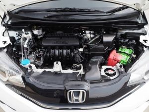 HONDA JAZZ 1.5 SV ปี 2016 เกียร์AUTO สีขาว(นิยม) รูปที่ 3