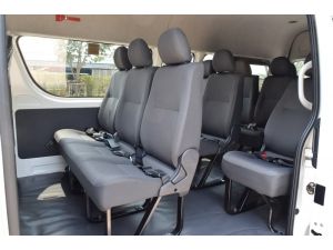 Toyota Hiace 3.0 COMMUTER (ปี2019) D4D Van AT รูปที่ 3