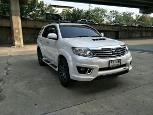 Toyota Fortuner 3.0 V 4WD รูปที่ 3