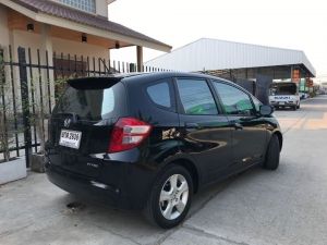 HONDA JAZZ 1.5 V 2010 AT ขวัญใจวัยรุ่น รูปที่ 3